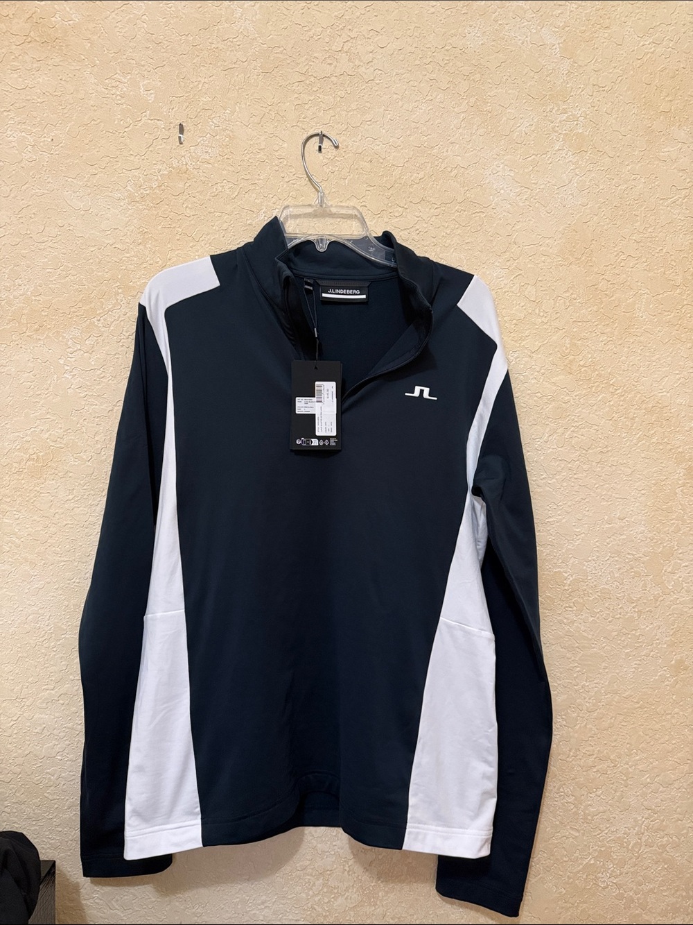 J Lindenberg pullover size Large NWT